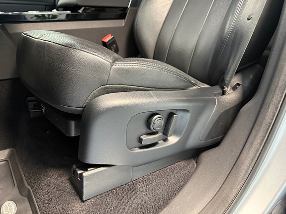 Land Rover Discovery 15 of 30