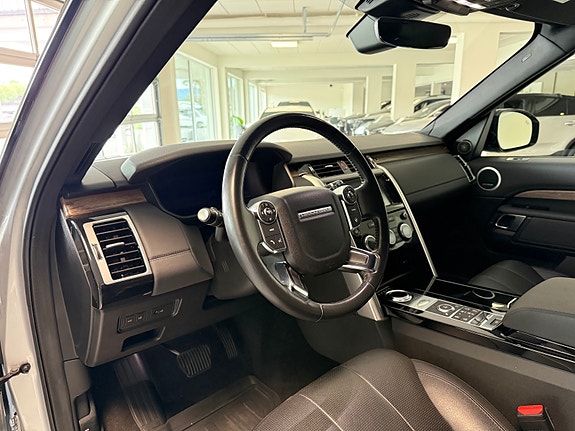 Land Rover Discovery 12 of 30