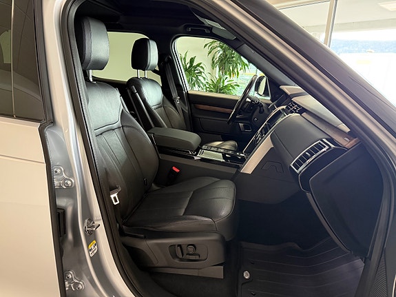 Land Rover Discovery 22 of 30