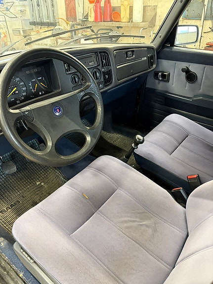 Saab 900 14 of 17