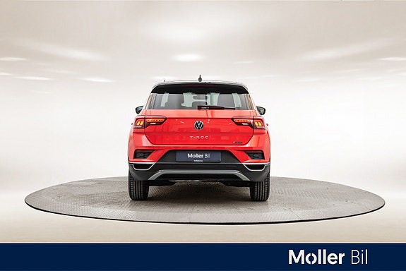 Volkswagen T-Roc 4 of 30