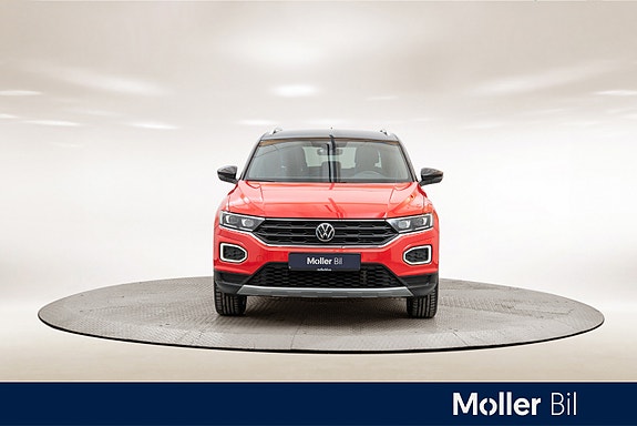 Volkswagen T-Roc 8 of 30
