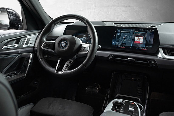 BMW iX1 24 of 27