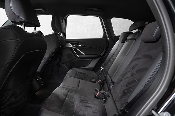 BMW iX1 18 of 27