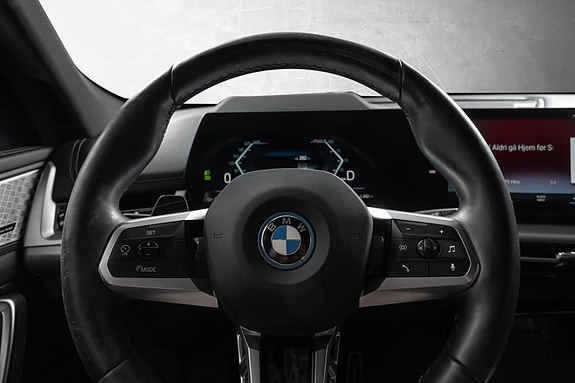 BMW iX1 20 of 27