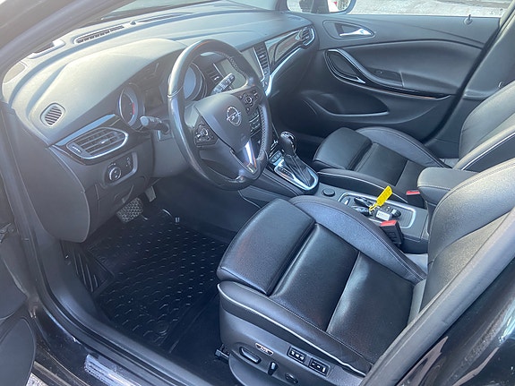 Opel Astra 21 of 30