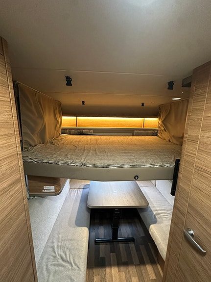 Weinsberg Caraone 390 PUH 6 of 9