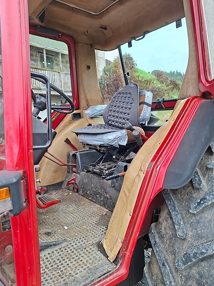 International 685XL 12 of 17
