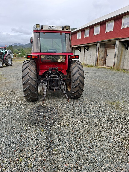 International 685XL 6 of 17