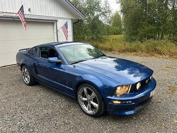 Ford Mustang 4 of 30