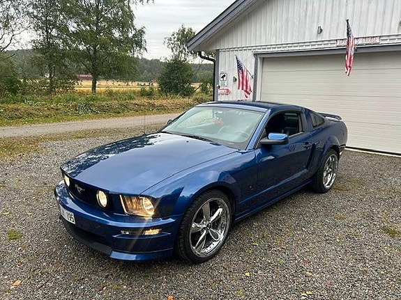 Ford Mustang 3 of 30