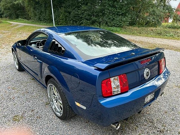 Ford Mustang 6 of 30