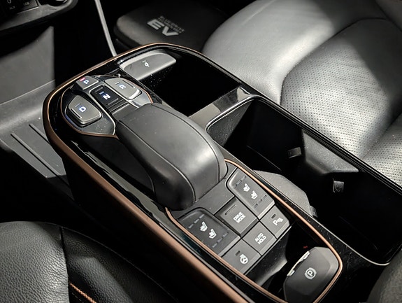 Hyundai IONIQ 19 of 24