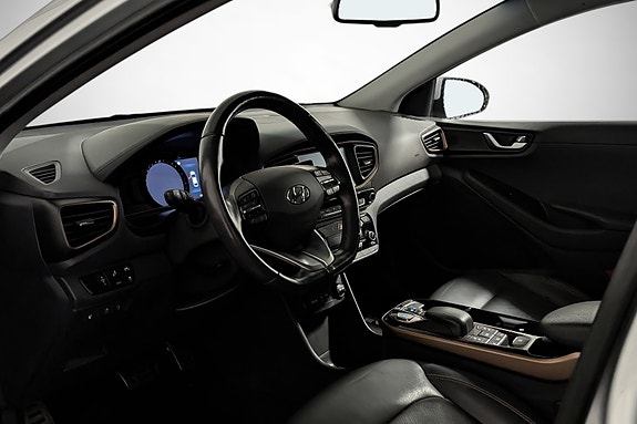 Hyundai IONIQ 13 of 24