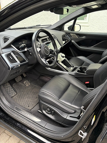 Jaguar I-PACE 5 of 11