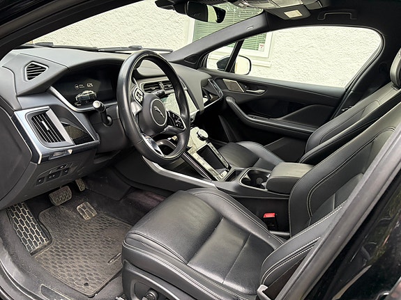 Jaguar I-PACE 8 of 11