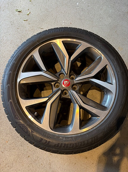 Jaguar I-PACE 11 of 11