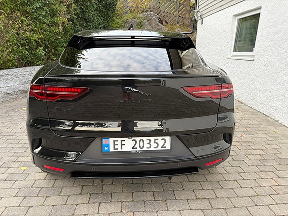 Jaguar I-PACE 9 of 11