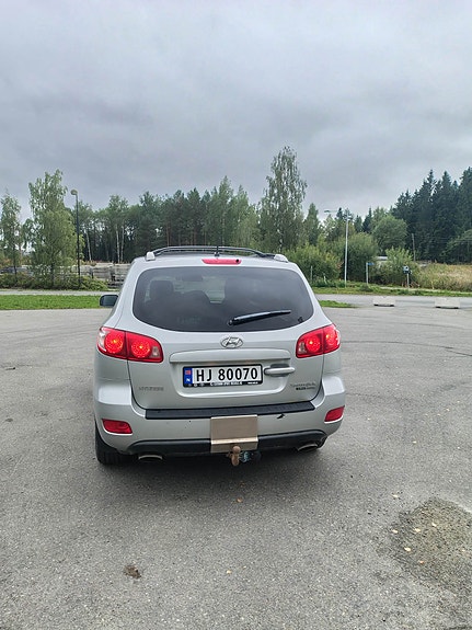Hyundai Santa Fe 17 of 23