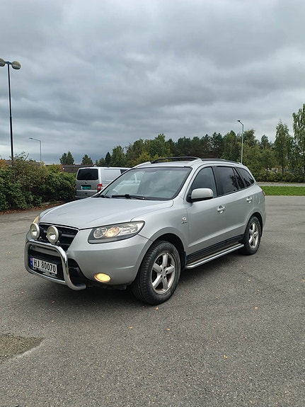 Hyundai Santa Fe 3 of 23