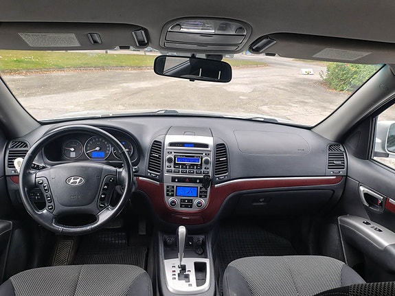 Hyundai Santa Fe 11 of 23