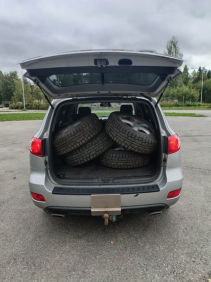 Hyundai Santa Fe 19 of 23