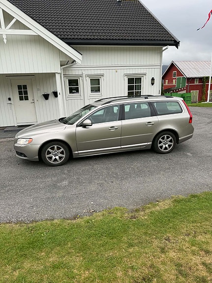Volvo V70 6 of 14