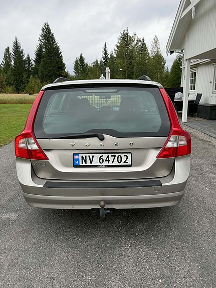 Volvo V70 5 of 14