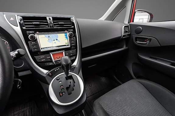 Toyota Verso-S 21 of 30