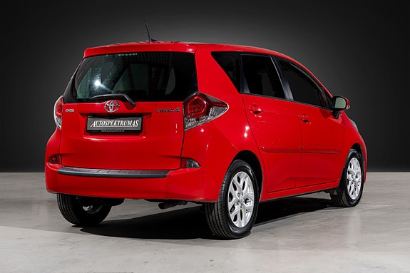 Toyota Verso-S 5 of 30