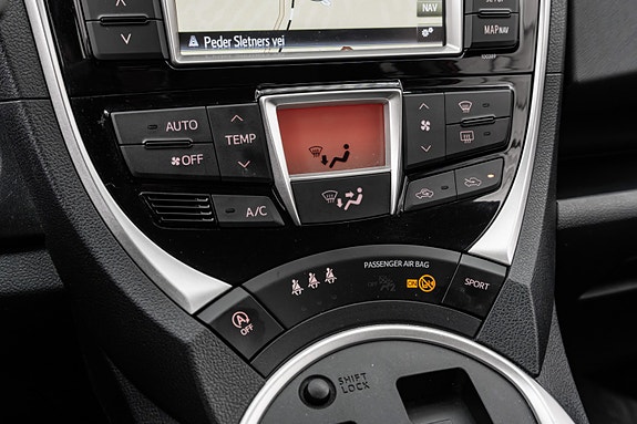 Toyota Verso-S 23 of 30