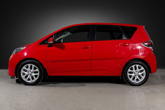 Toyota Verso-S 10 of 30