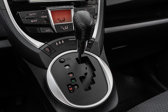 Toyota Verso-S 22 of 30