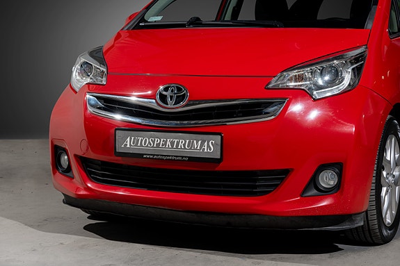 Toyota Verso-S 2 of 30