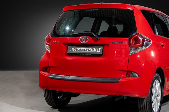 Toyota Verso-S 6 of 30