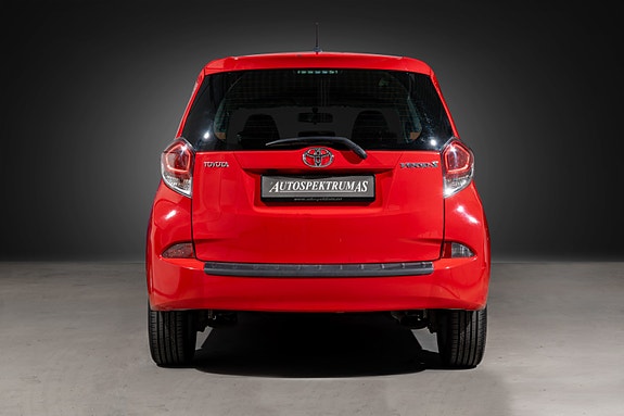 Toyota Verso-S 7 of 30
