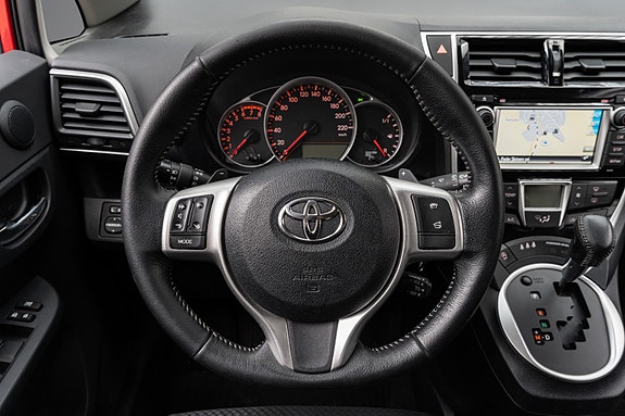 Toyota Verso-S 15 of 30