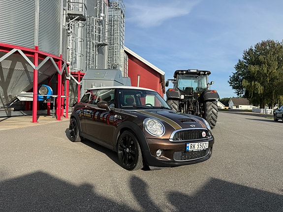 MINI Cooper S 9 of 30