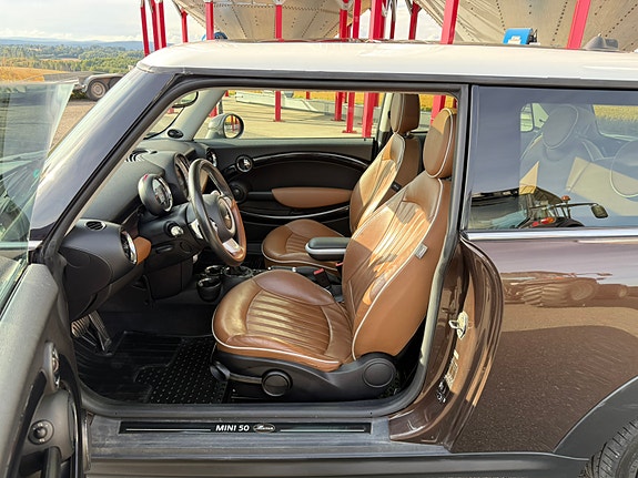 MINI Cooper S 13 of 30