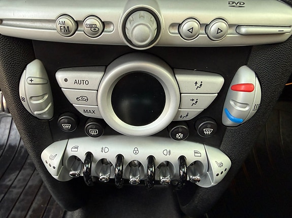 MINI Cooper S 22 of 30