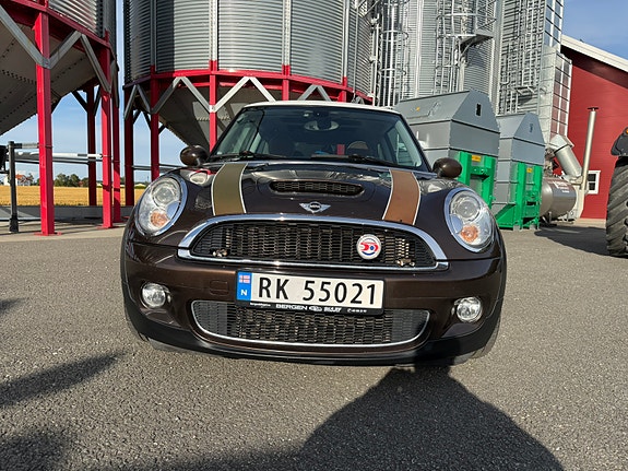 MINI Cooper S 11 of 30