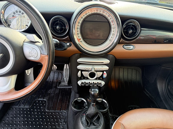 MINI Cooper S 19 of 30