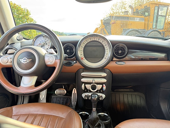 MINI Cooper S 16 of 30