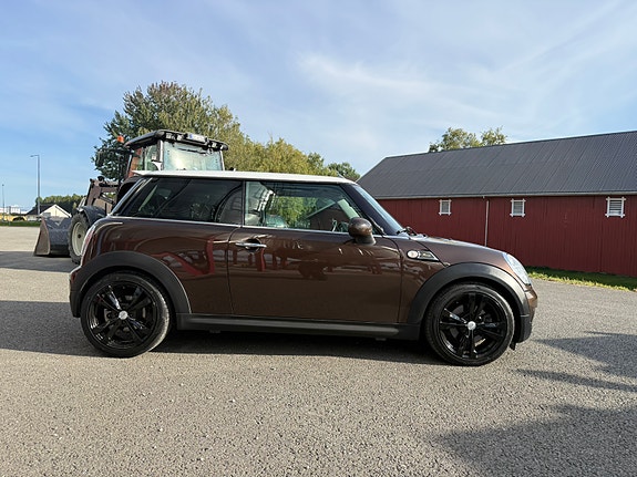 MINI Cooper S 8 of 30
