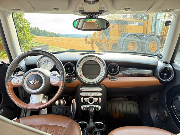 MINI Cooper S 15 of 30