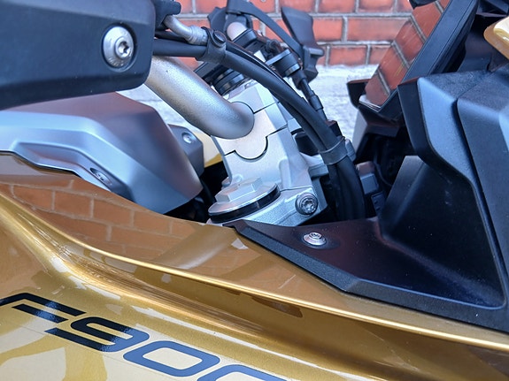 BMW F 900 XR 8 of 11