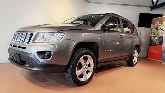Jeep Compass 3 of 15