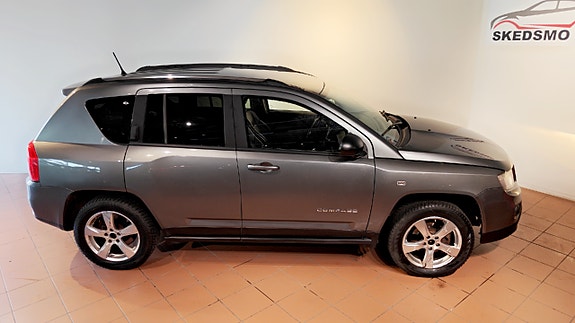 Jeep Compass 4 of 15