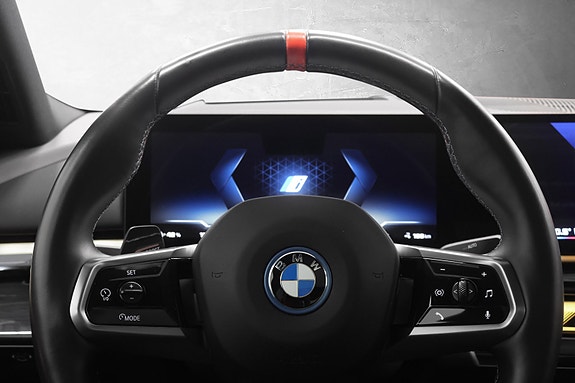 BMW i5 12 of 30