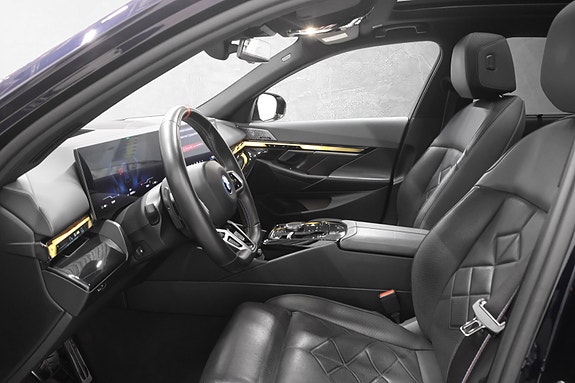 BMW i5 20 of 30